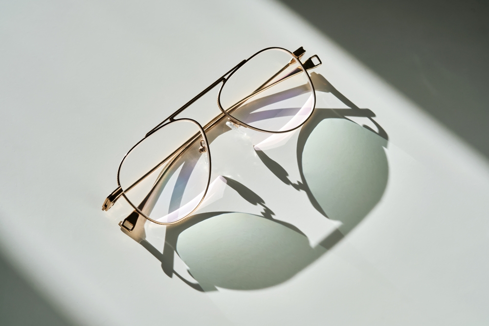 Rola okularów w historii mody: jak zmieniały się oprawki na przestrzeni lat?